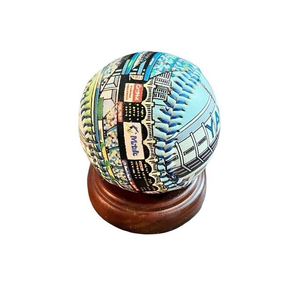 Yankee Stadium Painted Unforgettable 2004 : RARE - Picture 8 of 9